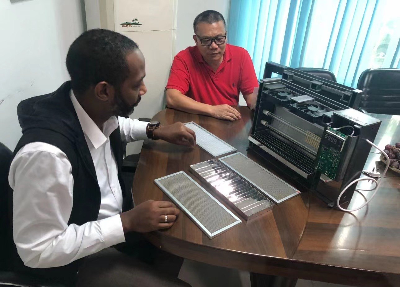 Prototype review session for an early Nuairs air treatment concept